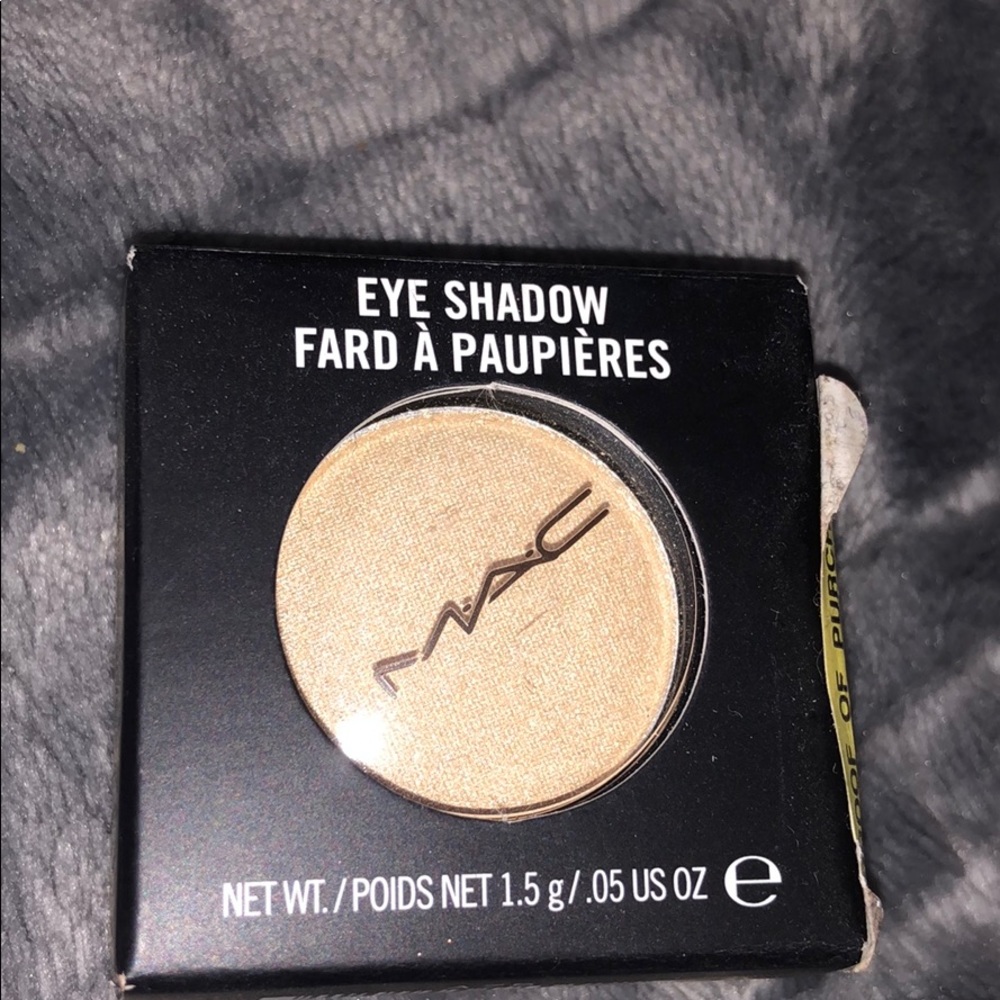 Mac single eyeshadow in nylon. New and unused